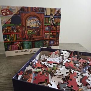 Bizarre Bookshelf - 1000 Piece Jigsaw Puzzle
